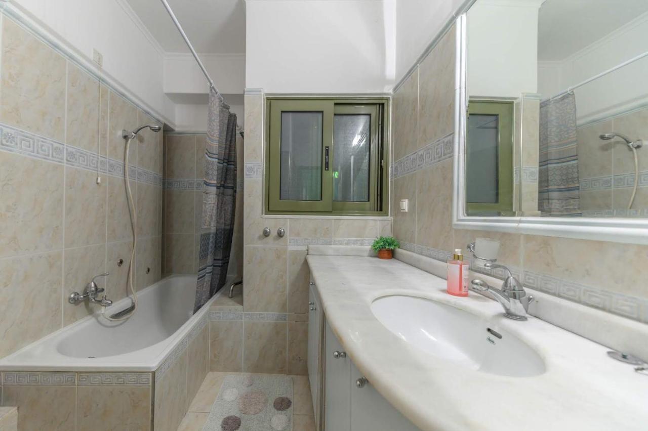 3Bd Apartment In The Center - Self Check In Patras Exterior foto