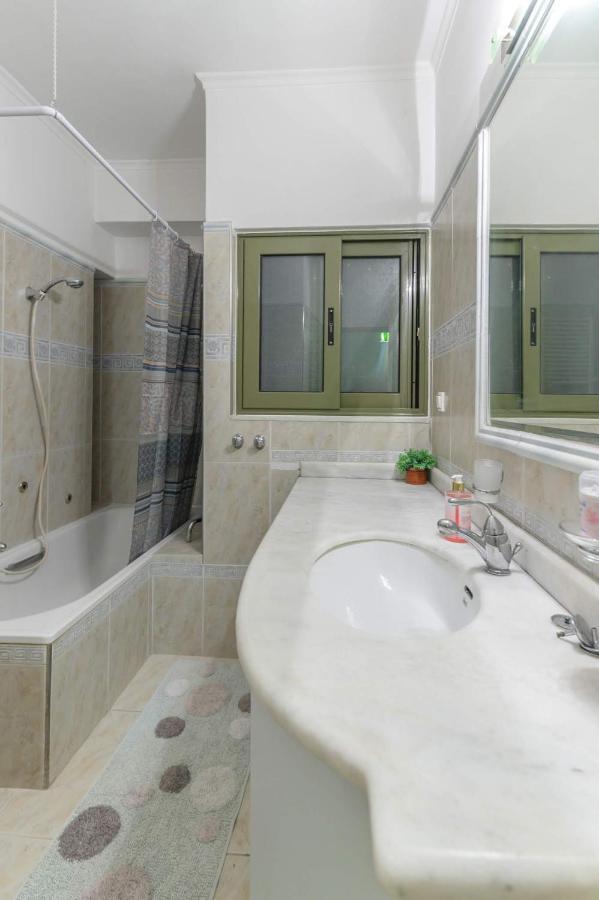 3Bd Apartment In The Center - Self Check In Patras Exterior foto